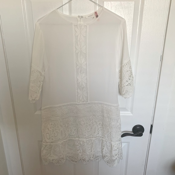 Endless Rose lace white dress - Picture 1 of 5